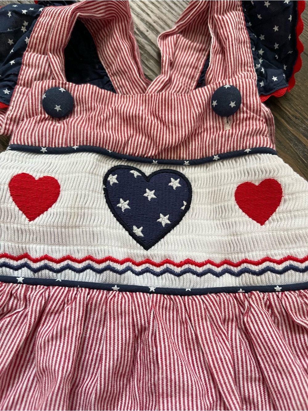 Lil Cactus Patriotic Red & Navy Heart Smocked Bubble Romper Size 6-12M - Picture 4 of 4